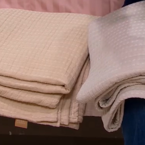 BOBBY BERK 100% Cotton 2-Sided Matelasse Throw Blanket In Grey 60x80 - Picture 11 of 12